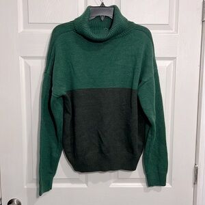 Royal + Reese Women’s Colorblock Green/Black Turtleneck Sweater - Size XL. NWOT